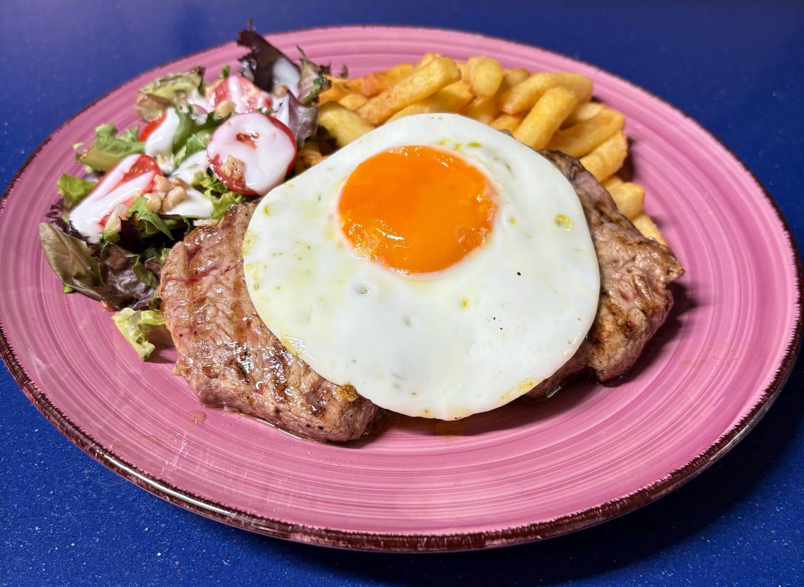 Ambiente acolhedor do restaurante